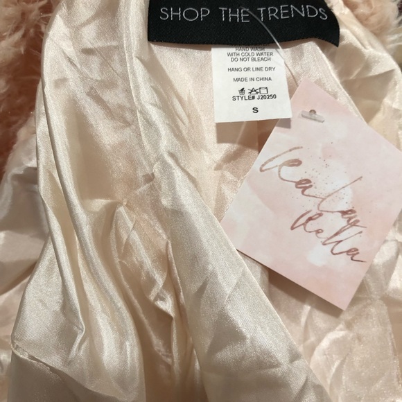 Kala Vella Soft Pink Fuzzy Coat - Picture 6 of 8